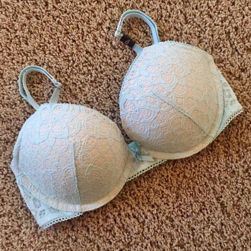 Victoria’s Secret Push-up Bra 32D